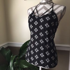 🍁Aztec print black and white tank top